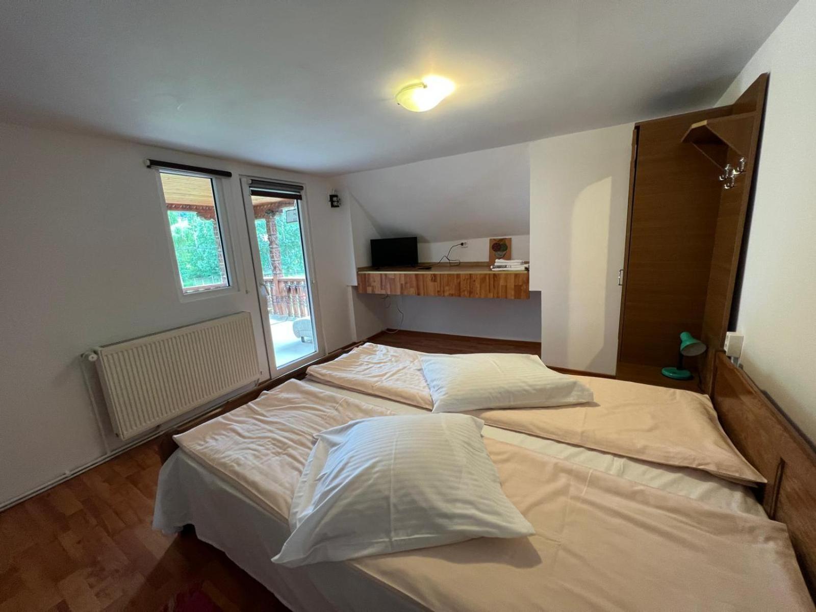 Casa Petruta Dambovicioara Hotell Podu Dimbovitei Exteriör bild